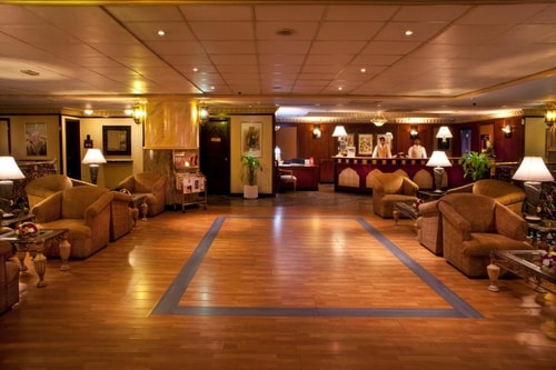 Classic Room Near Baniyas Metro By Luxury 13 Luxury Bookings