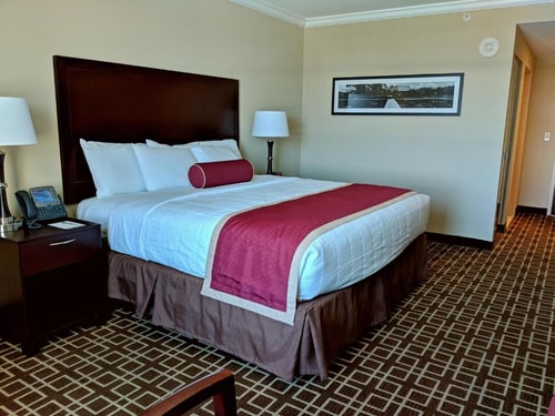 Deluxe King Room Near Trail Glades Range MIA 3 Luxury Bookings