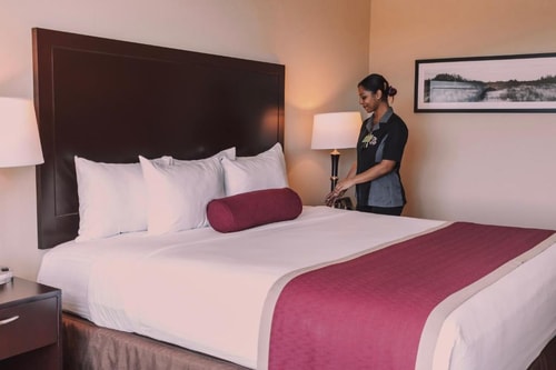 Deluxe King Room Near Trail Glades Range MIA 2 Luxury Bookings