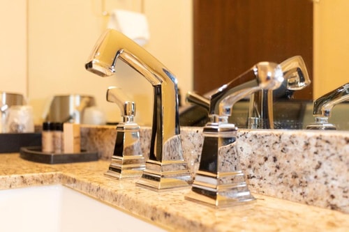 Deluxe King Room Near Trail Glades Range MIA 6 Luxury Bookings