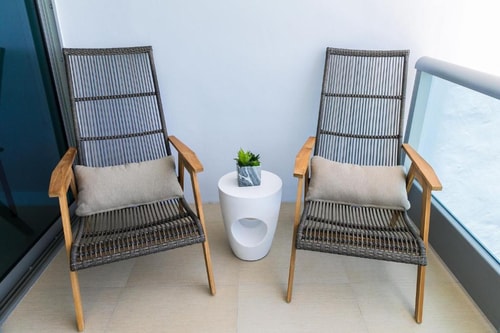 One Bedroom  Near Allison Park MIA 2 Luxury Bookings