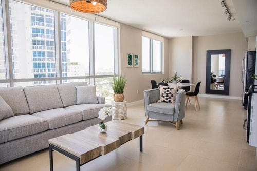 One Bedroom  Near Allison Park MIA 6 Luxury Bookings