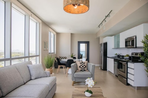 One Bedroom  Near Allison Park MIA 10 Luxury Bookings