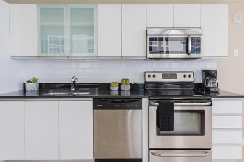 One Bedroom  Near Allison Park MIA 8 Luxury Bookings