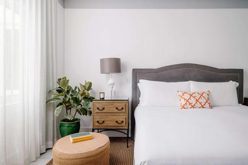 Queen or Twin Bed Room Near Citi Bike MIA Luxury Bookings
