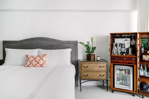 Queen or Twin Bed Room Near Citi Bike MIA 1 Luxury Bookings