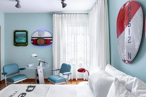 Deluxe Queen Room Near Surf Style MIA 3 Luxury Bookings