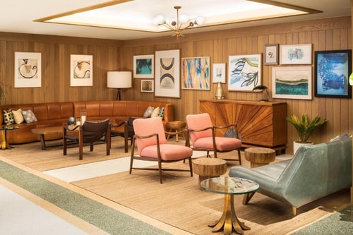 King Room Near Starbucks MIA 9 Luxury Bookings