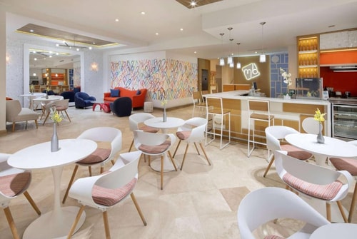 King Room Near Mimosa Cafe MIA 6 Luxury Bookings