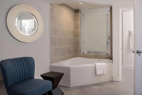 King Room Near Mimosa Cafe MIA 5 Luxury Bookings