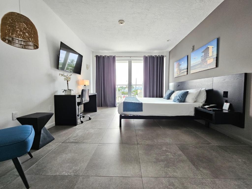 King Room Near Mimosa Cafe MIA Luxury Bookings