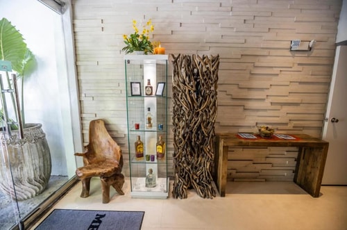 One Bedroom Suite Near Surf Style MIA 8 Luxury Bookings