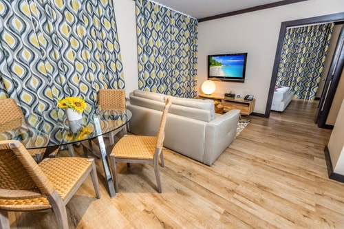 One Bedroom Suite Near Surf Style MIA 3 Luxury Bookings