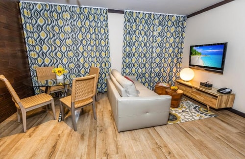 One Bedroom Suite Near Surf Style MIA 4 Luxury Bookings