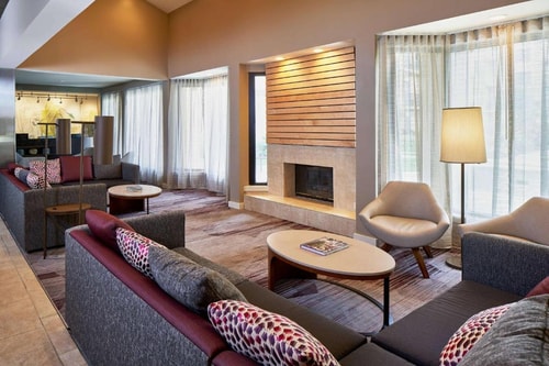 Deluxe King Room Near The Billiard Club MIA 6 Luxury Bookings