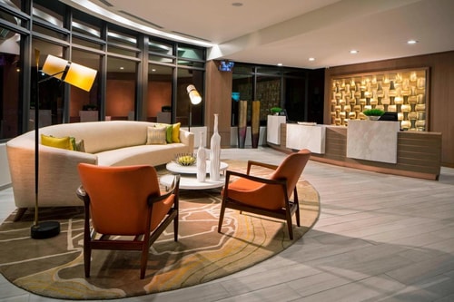 One Bedroom King Suite Near Trader Joes MIA 2 Luxury Bookings