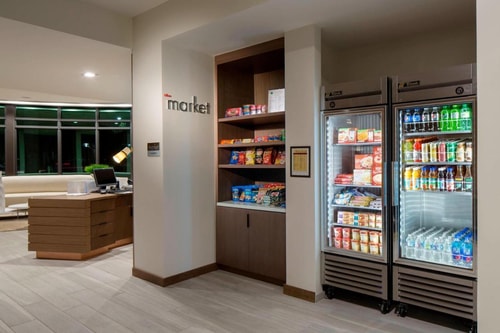 One Bedroom King Suite Near Trader Joes MIA 8 Luxury Bookings