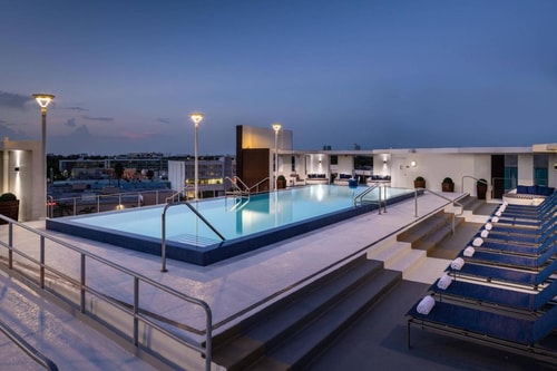 One Bedroom King Suite Near Trader Joes MIA 13 Luxury Bookings