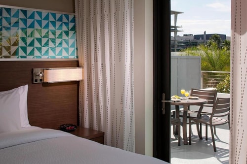 One Bedroom King Suite Near Trader Joes MIA 3 Luxury Bookings