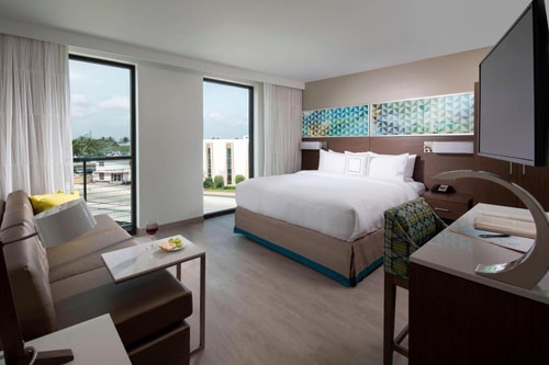 One Bedroom King Suite Near Trader Joes MIA 1 Luxury Bookings