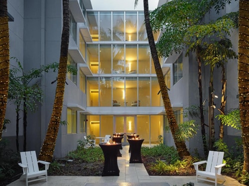 King Suite Near Xima Enterprise Inc MIA 7 Luxury Bookings