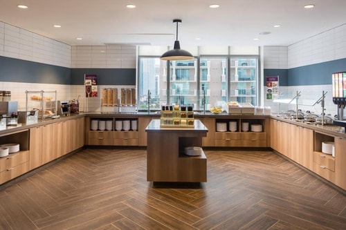 King Studio Near McDonalds MIA 9 Luxury Bookings