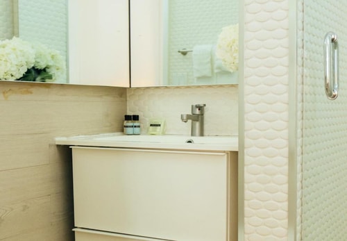 Studio Queen Near Walgreens Photo MIA 6 Luxury Bookings