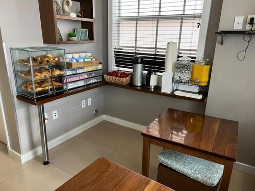 Studio Queen Near Walgreens Photo MIA 13 Luxury Bookings