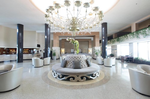 City View King Room Near Allison Park MIA 4 Luxury Bookings