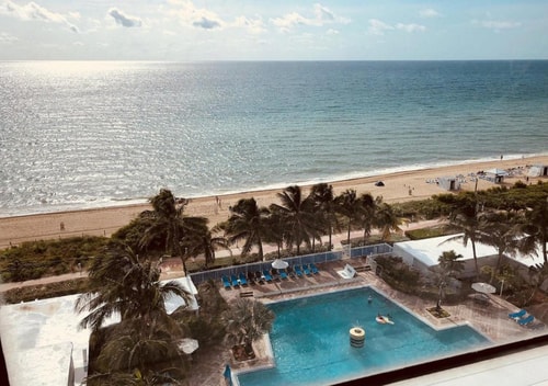 City View King Room Near Allison Park MIA 13 Luxury Bookings