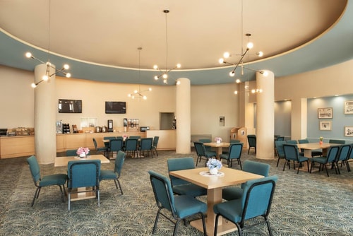 City View King Room Near Allison Park MIA 6 Luxury Bookings