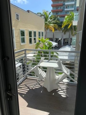Prime King Room Near Pura Vida MIA 6 Luxury Bookings