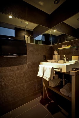 Prime King Room Near Pura Vida MIA 4 Luxury Bookings