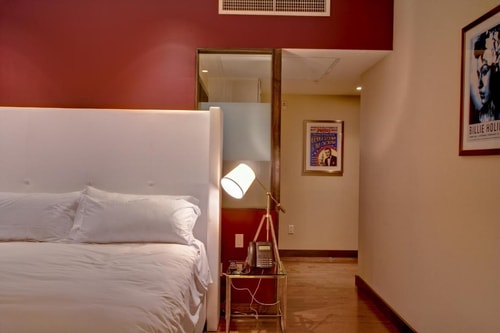 Prime King Room Near Pura Vida MIA 1 Luxury Bookings