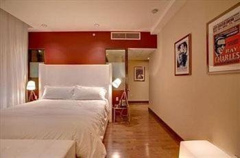 Prime King Room Near Pura Vida MIA Luxury Bookings