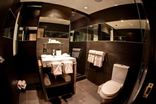 Prime King Room Near Pura Vida MIA 5 Luxury Bookings