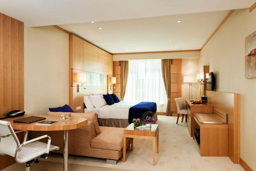 Deluxe Room Near Downtown Financial Centre Metro Luxury Bookings