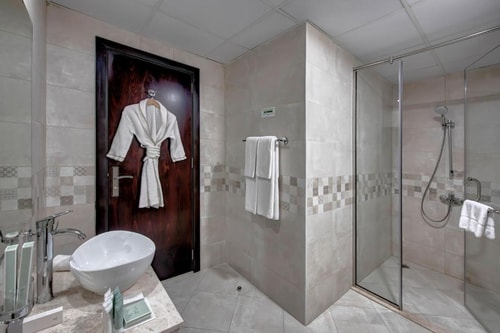 Standard Two Bedroom Apartment Walk To Marina Mall 7 Luxury Bookings