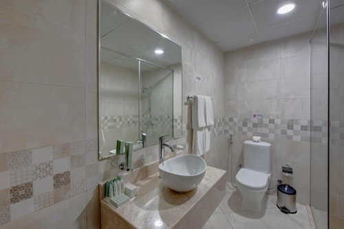 Deluxe Studio Apartment Next to Marina Mall 4 Luxury Bookings