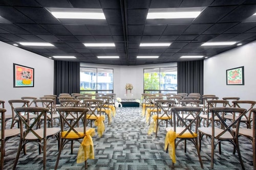 Deluxe King Room Near French Bakery MIA 9 Luxury Bookings