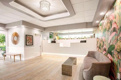 Deluxe King Room Near French Bakery MIA 11 Luxury Bookings