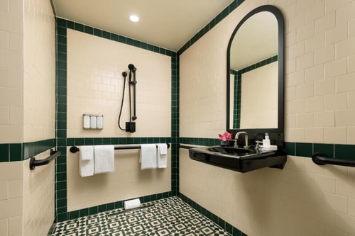 King Room Near Jewish Museum of Florida MIA 3 Luxury Bookings