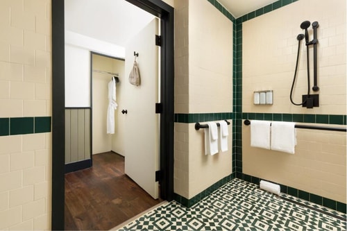 King Room Near Jewish Museum of Florida MIA 2 Luxury Bookings