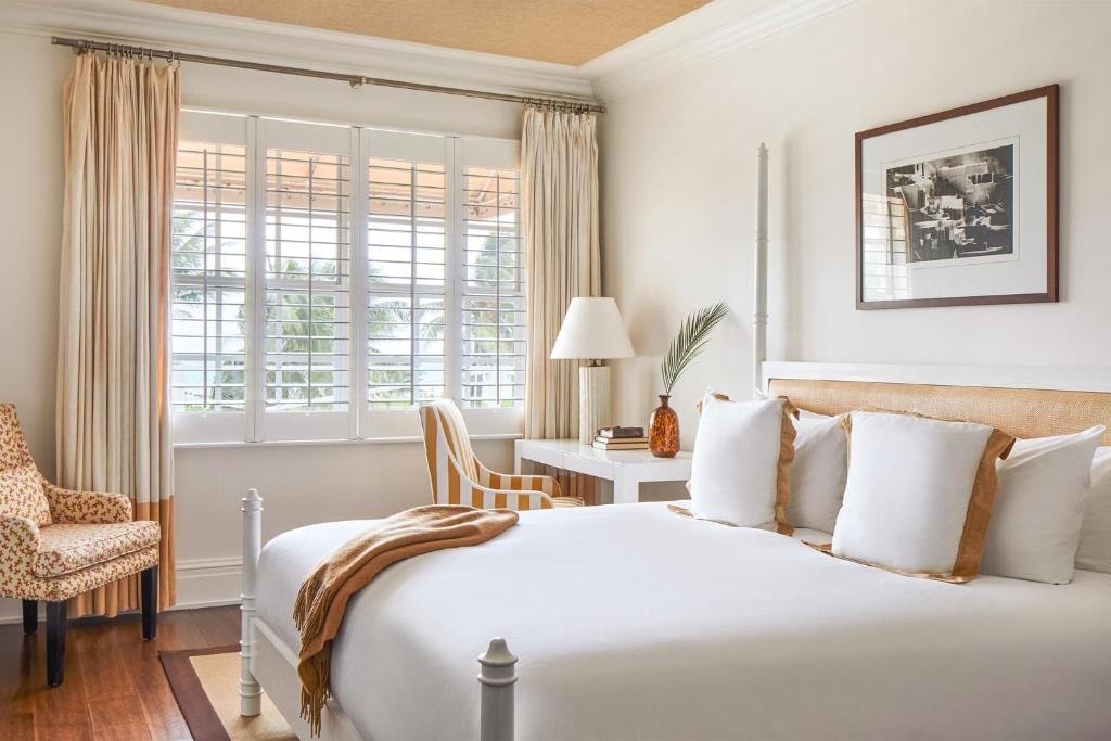 King Room Near Starbucks MIA Luxury Bookings