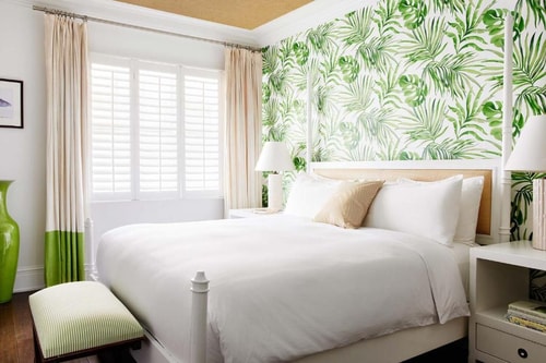 King Room Near Starbucks MIA 2 Luxury Bookings