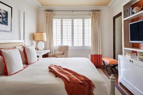 King Room Near Starbucks MIA 3 Luxury Bookings