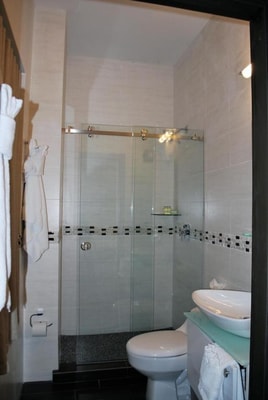 Deluxe Studio Near Walgreens MIA 2 Luxury Bookings