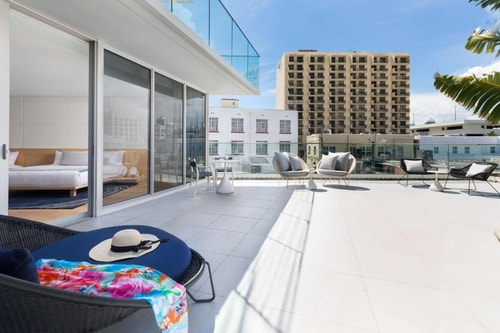 King Room Near Expert ATM MIA 4 Luxury Bookings