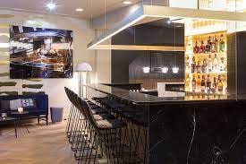 Deluxe Studio Near Walgreens MIA 9 Luxury Bookings