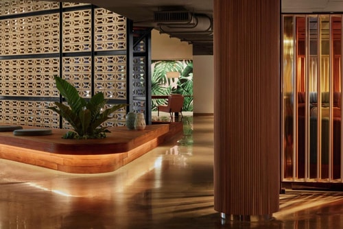 Standard King Room Near Avis Car Rental MIA 7 Luxury Bookings